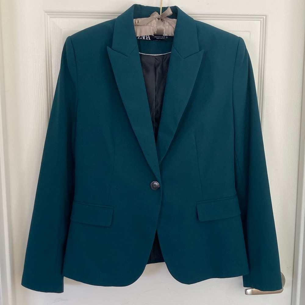 Zara Women’s Blazer Size 6 US